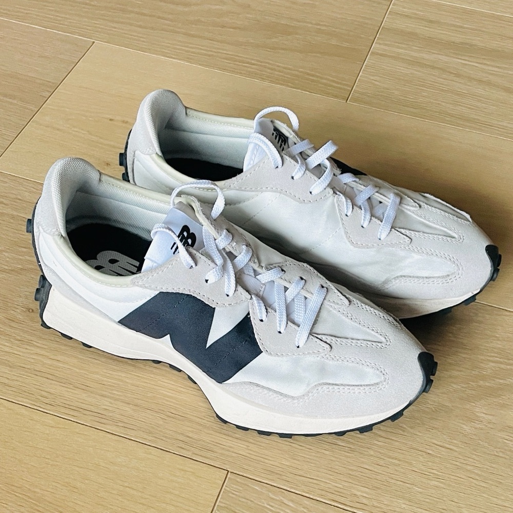 New Balance Classics 327 White and Black Women's Size 9
